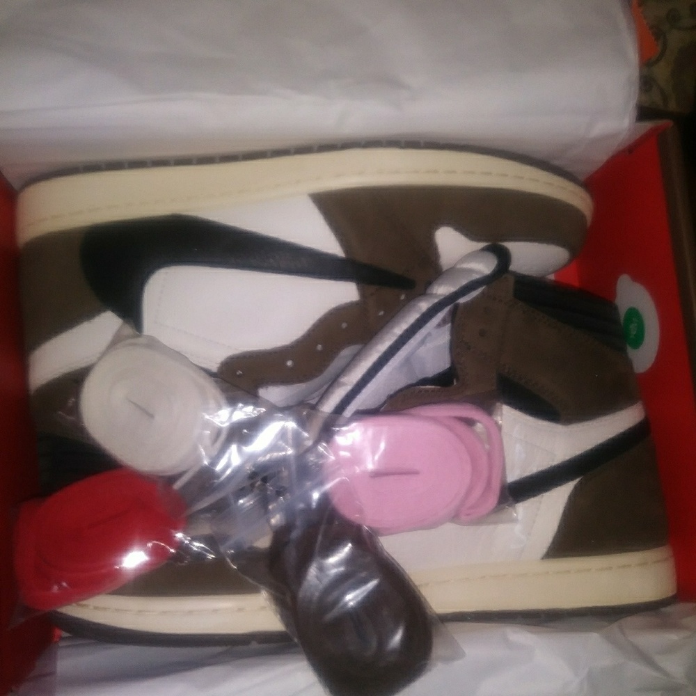 Jordan 1 travis scott